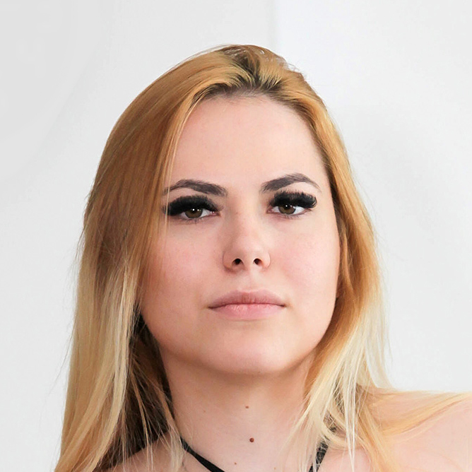 Savana Gold portrait