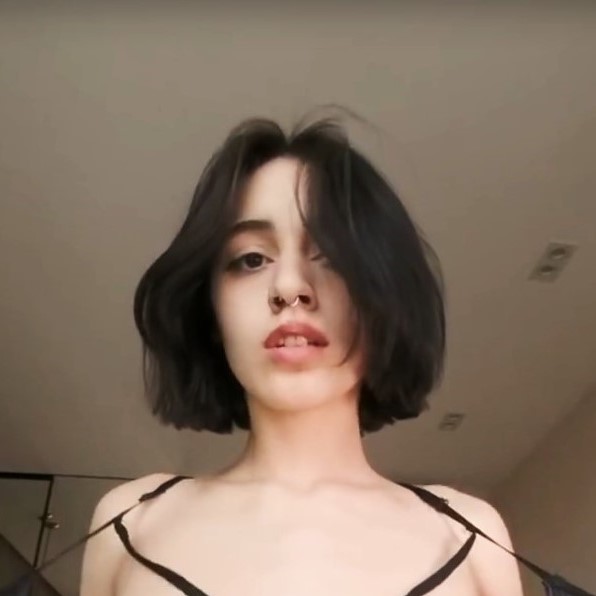 Elfa Floria portrait