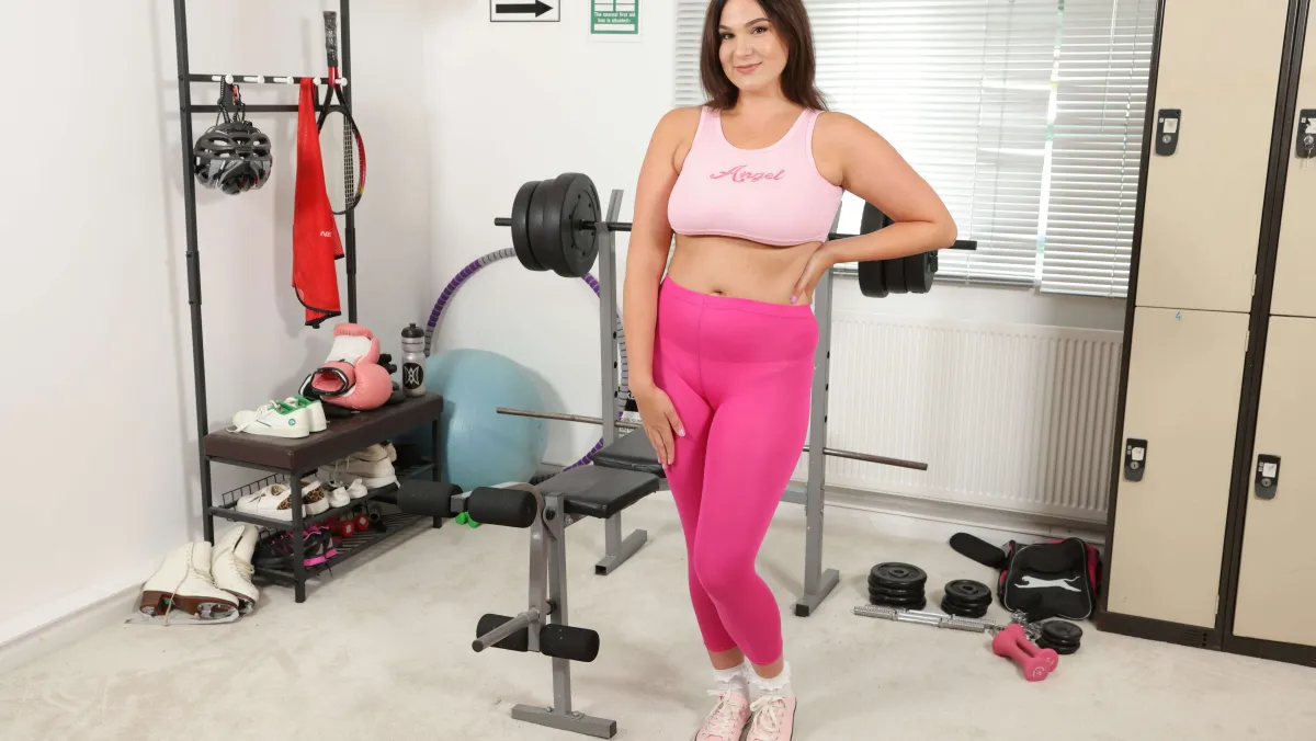 British Brunette Ali Harper's Big Tits Gym Tease in VR