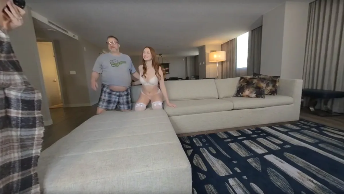 Quickie with Harley Love: Blonde Bombshell's Wild Non-POV Fuck