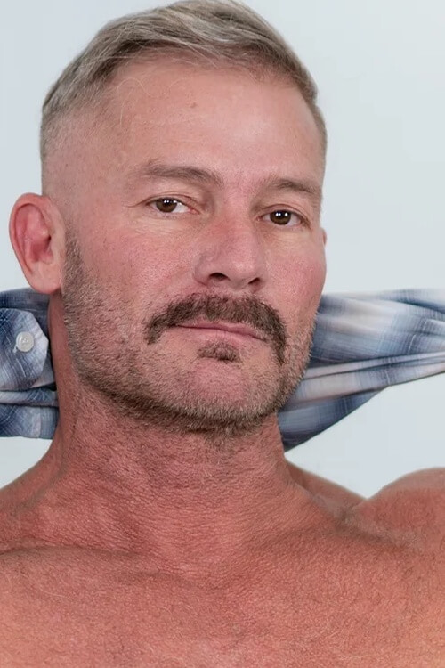 Greg Dixxon portrait