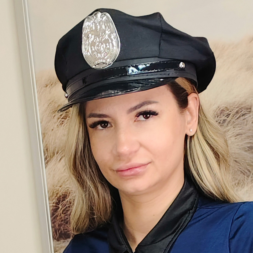 Ava Shinezz portrait