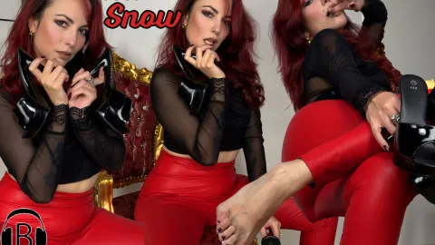 Seductive Redsnow: Leather Pants & Foot Teasing Queen in VR