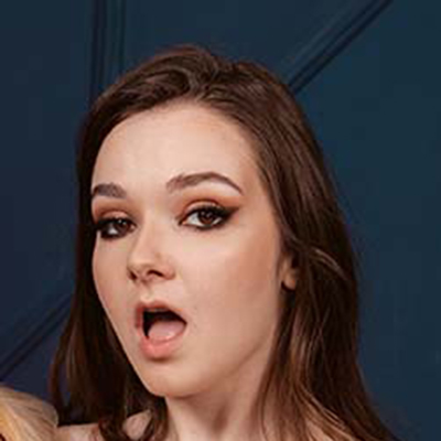 Purr Simona portrait