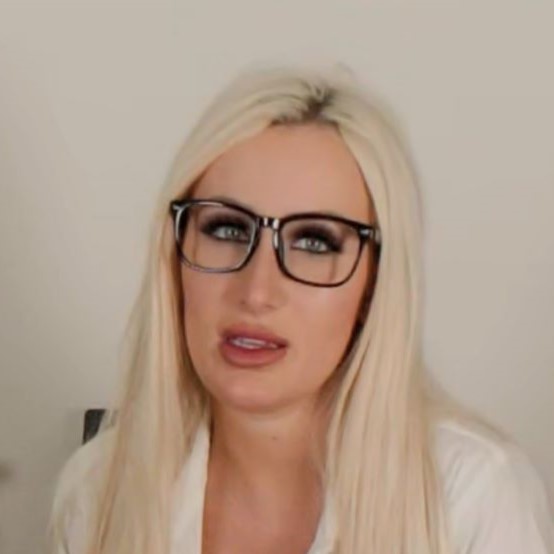 Tiffani Madison portrait